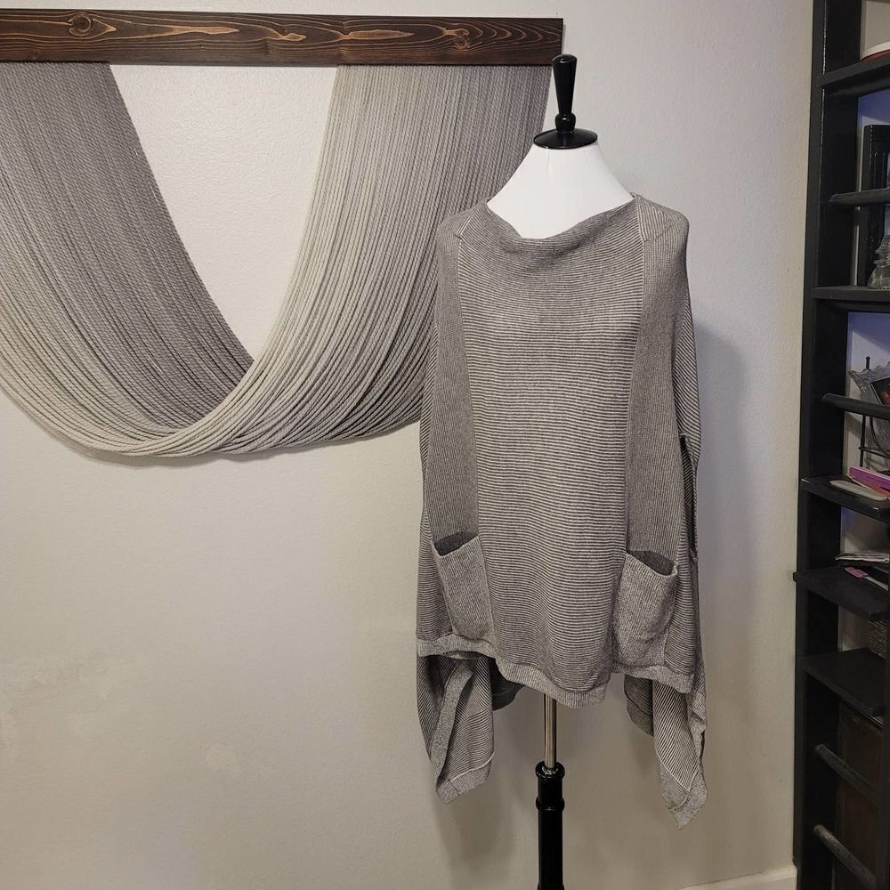 MOTH Poncho Style Sweater Sz M/L